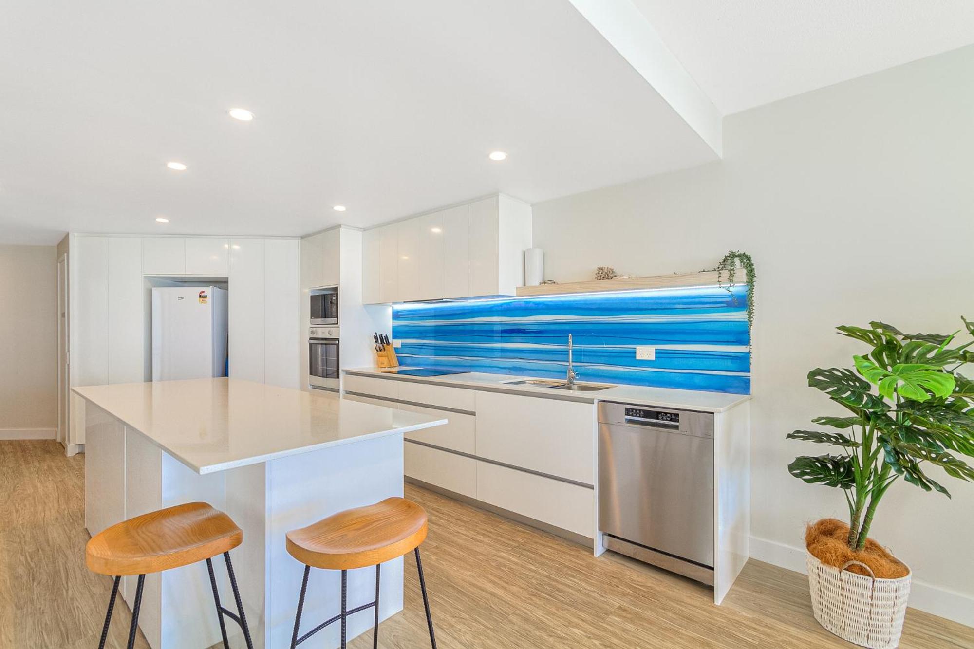 Oceanside Resort - Absolute Beachfront Apartments Gold Coast Exterior foto