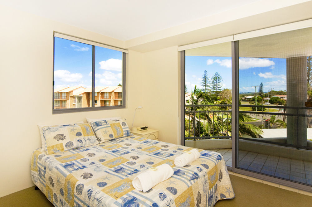 Oceanside Resort - Absolute Beachfront Apartments Gold Coast Exterior foto